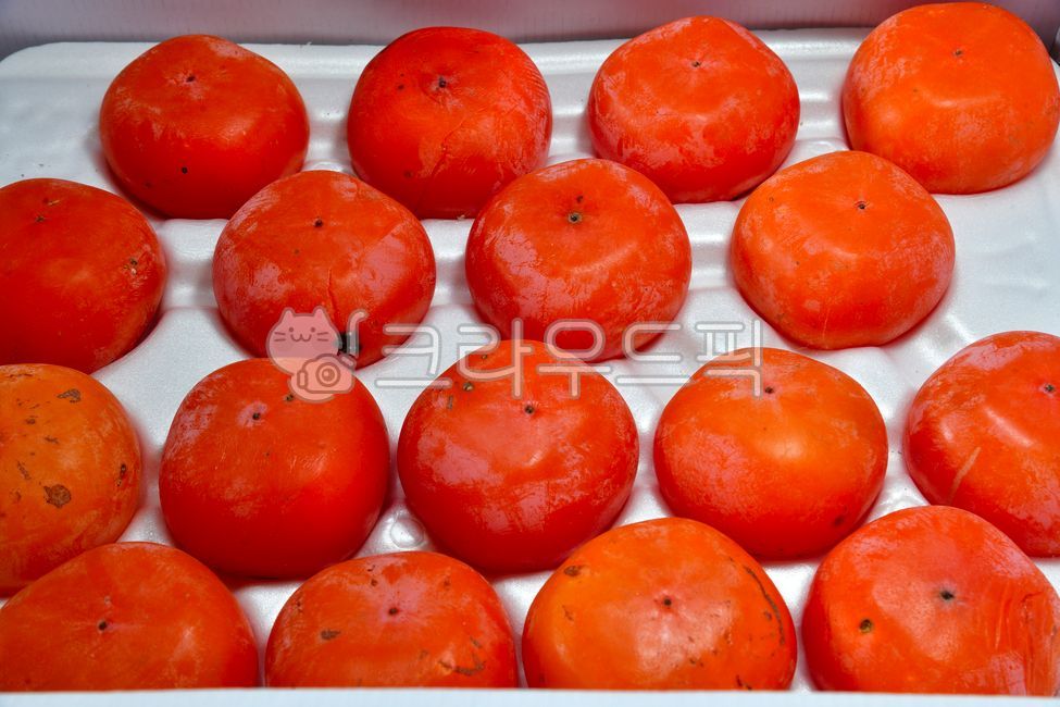 Persimmon,half-moon,semi-dried,fruit,fruit,berry,seasonal fruit