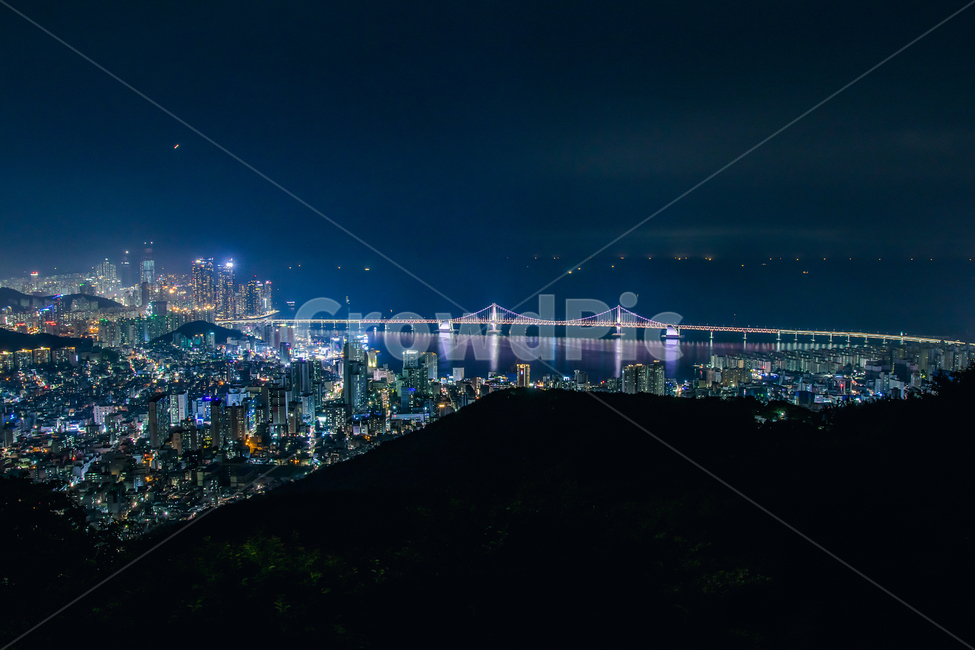 야경,부산,황령산,봉수대,광안대교,밤,도시,야경,밤,풍경,nightscape,night,landscape,도시,city,한국도시풍경,한국도시경관,korea cityscape,outdoors,옥외,경치,nature,자연,scenery,metropolis,중심지,building,건물,town,urban,어반,시티