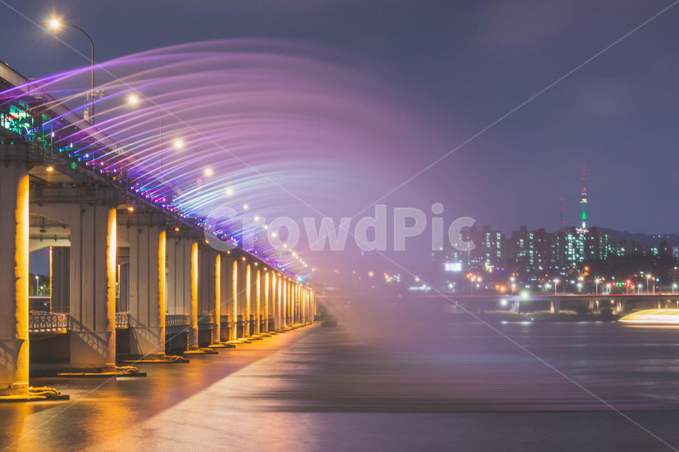 한국,야경,풍경,반포대교,무지개분수,여름,밤,다리,landscape,night,nightscape,nightview,경치,분위기,mood,야경,밤,풍경,nightscape,night,landscape,도시,city,한국도시풍경,한국도시경관,korea cityscape,건축물,건물외관,exterior,building,structure,architecture,construction,flooring,바닥,floor