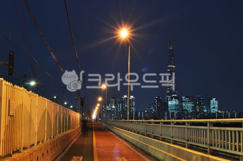night view,Lotte Tower,road name,Jamsil Railroad Bridge,Handrail,Han River