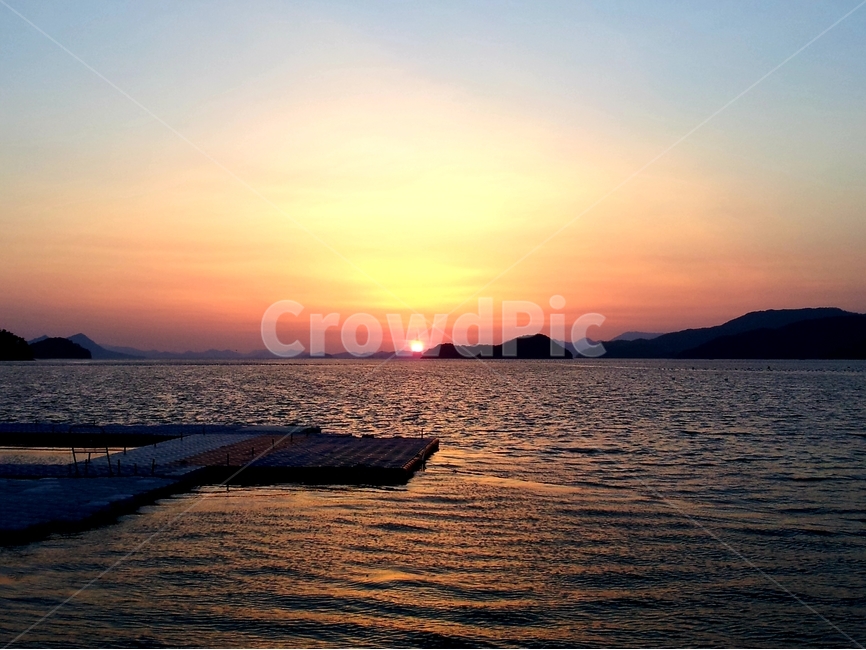노을,일몰,바다,하늘,sunset,자연,풍경,nature,landscape,outdoors,옥외,sky,dawn,새벽,red sky,붉은 하늘,dusk,황혼