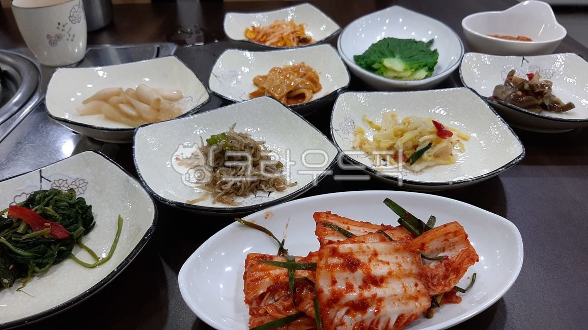 밑반찬,반찬,나물반찬,콩나물무침,가지무침,겉절이,배추김치