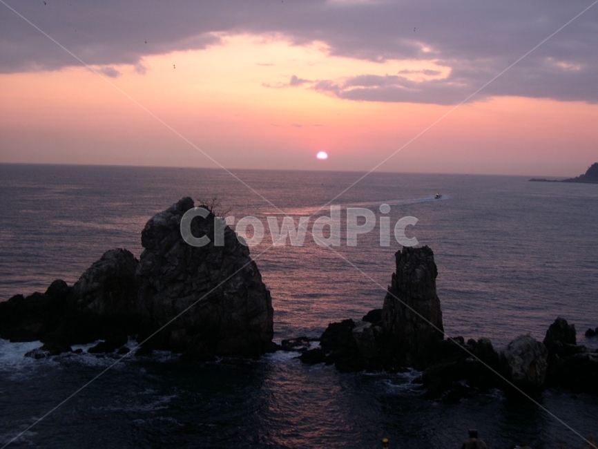 촛대바위,동해안,일출,바다,섬,자연,풍경,nature,landscape,outdoors,옥외,land,땅,promontory,곶