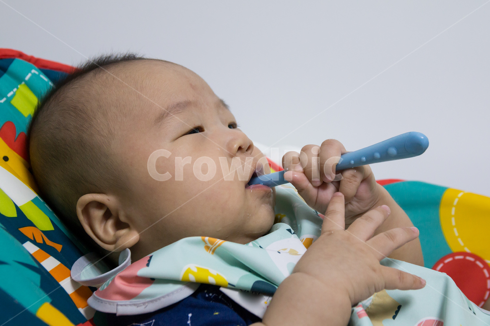 아기,아이,이유식,어린이,맘마,밥,식사,육아,남자아이,남자,영양,아기이유식,귀여운,사랑스런,얼굴,숟가락,아동,양육,6개월아기,통통한,천사같은,성장,꼬마,영유아,유아,사람,인물,사람,인물,인간,human,person,영유아,아기,애기,아이,infants,baby