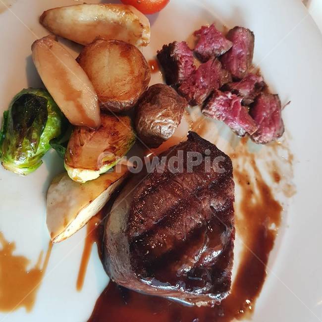 스테이크,고기,소고기,음식,양식,칼질,음식사진,먹스타그램,오늘의메뉴,맛집,맛집추천,음식기록,일상기록,푸드스타그램,음식스타그램,미식,한끼식사,외식메뉴,집밥,요리사진,플레이팅,푸짐한한상,맛있는한끼,식사시간,맛집투어,먹방,식단관리,야식,점심메뉴,저녁메뉴,간식타임,푸드사진,일상공유,음식취향,한식양식,음식,식재료,요리,food,cook,meal,dishes,food reserves,육류,고기,meat
