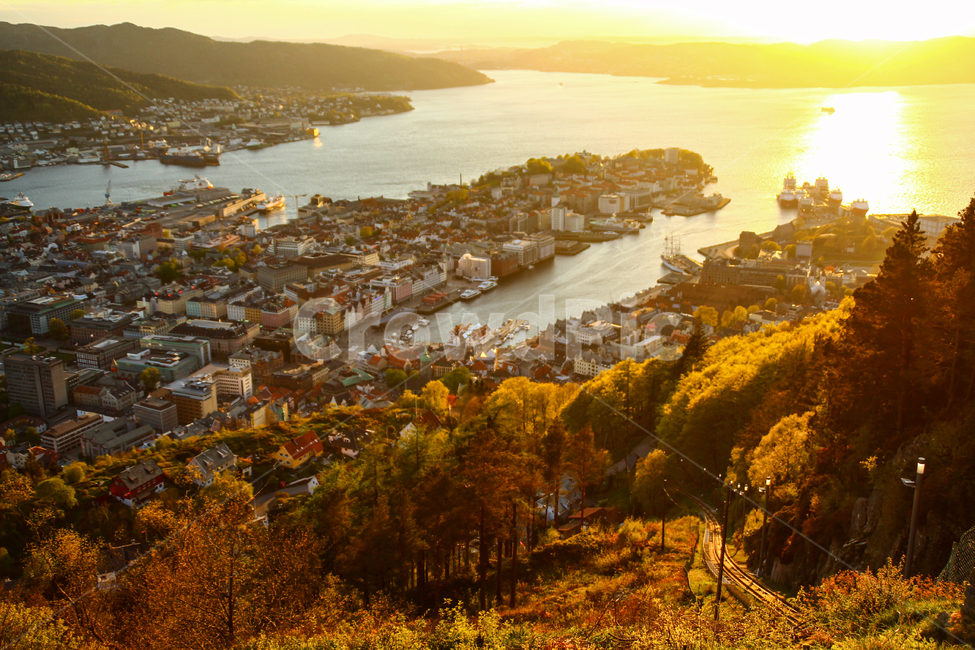 city,dusk,clouds,scenery,summit,early evening,sea,observatory,superb view,beautiful,view,fjord,port city,sky,travel destination,Northern Europe,setting sun,golden light,Bergen,Mount Flen,tourist destination,fairy tale village,downtown,sunlight,Norway,port
