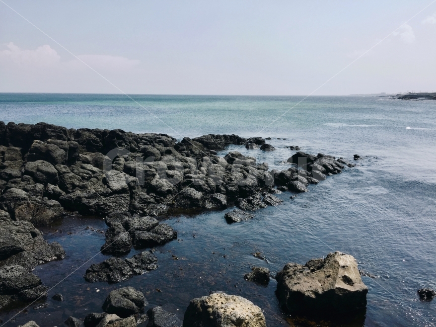 바다,바닷가,바위,제주,제주도,현무암,여름,자연,풍경,nature,landscape,여름,계절,summer,season,해변,바다,beach,sea,제주도,jeju,jeju island,promontory,곶