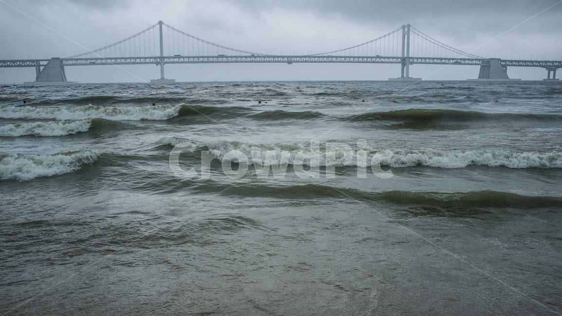 부산,광안리,광안대교,폭우,파도,랜드마크,landmark,tourist attraction,한국랜드마크,한국관광지,한국명소,korea landmark,korea tourist attraction