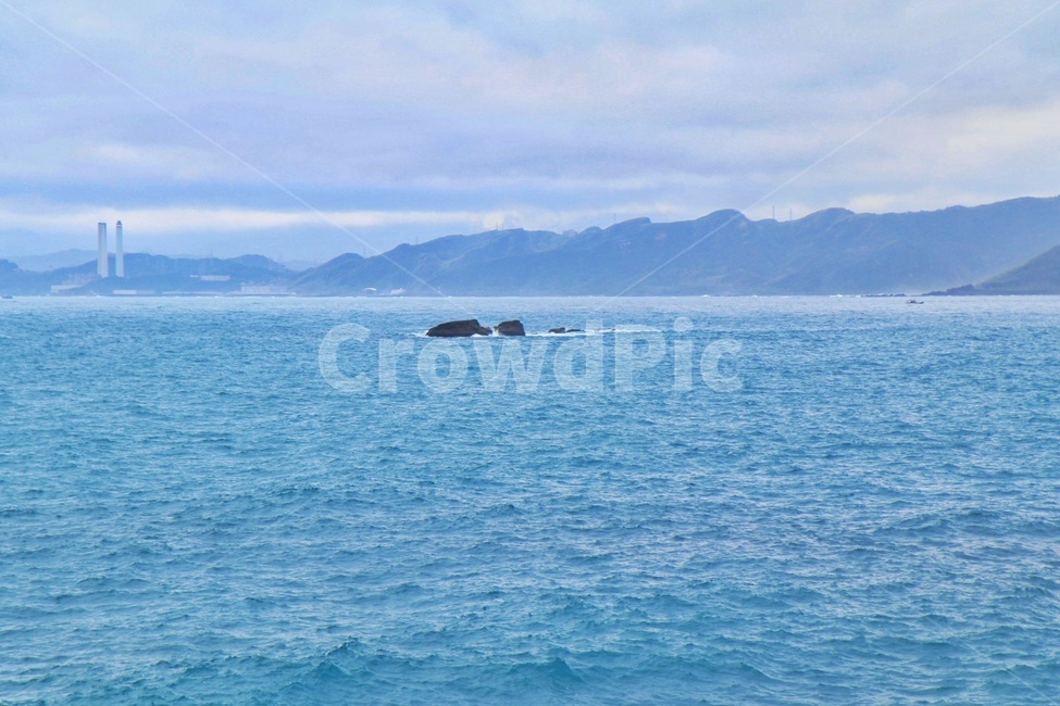 암초,산,하늘,바다,파도,자연,풍경,nature,landscape,land,땅,outdoors,옥외,ocean,대양,sea,water,물,shoreline,해안선,coast,연안