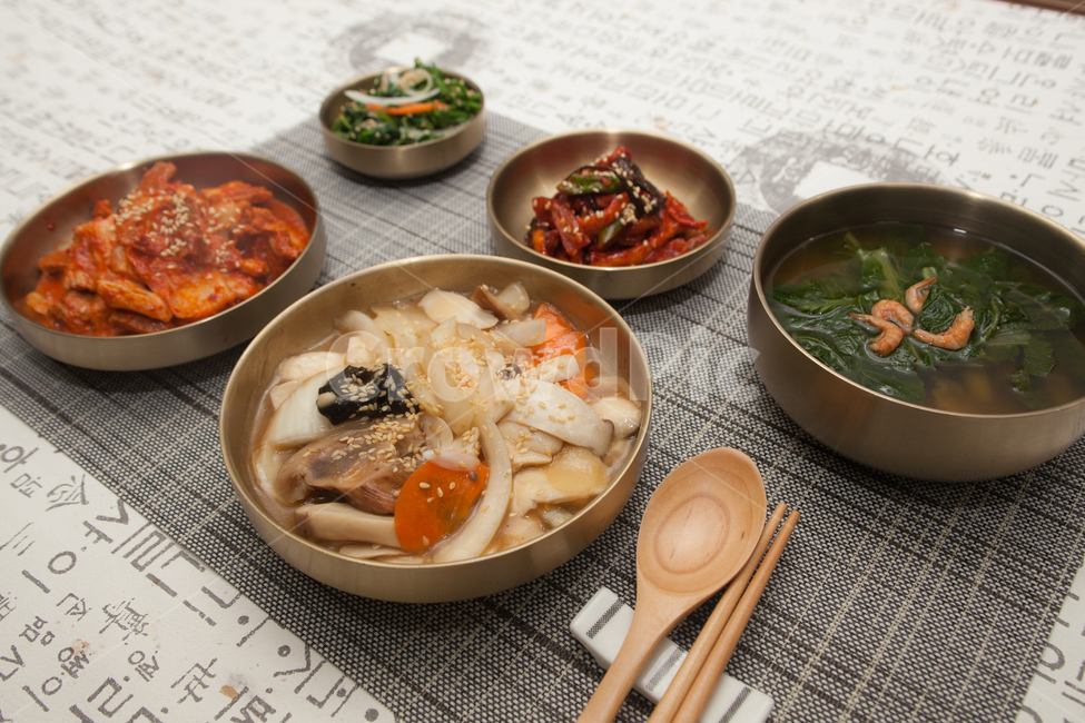 한식,음식,반찬,food,한국음식,먹거리,koreanfood,sidedishes,나물,국,김치,soup,kimchi,식탁,table,한끼,식사,meal,조림,무말랭이,시금치,아침,점심,저녁,breakfast,lunch,dinner,밥상,음식,식재료,요리,food,cook,meal,dishes,food reserves,한식,한국음식,한국요리,korean food,korean dishes,korean meal,korean cook