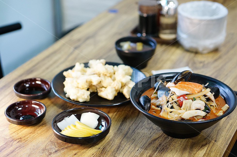 홍합짬뽕,탕수육,찍먹,중국집,중식,식사,요리,food,meal,음식,식재료,요리,food,cook,meal,dishes,food reserves,중식,중국음식,중화요리,chinese food,chinese dishes,chinese meal,chinese cook
