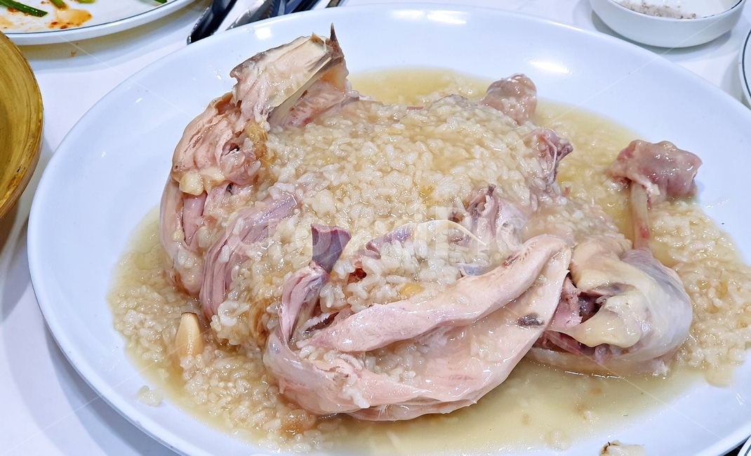 백숙,닭백숙,토종닭백숙,음식,식사,푸드,전통음식,맛집,닭,찹쌀,food,먹거리,먹방,음식,식재료,요리,food,cook,meal,dishes,food reserves,한식,한국음식,한국요리,korean food,korean dishes,korean meal,korean cook