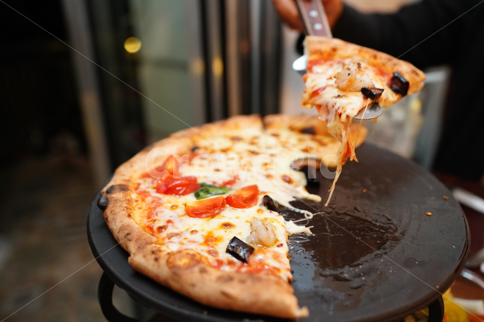피자,pizza,핏자,먹거리,음식,이태리,서양식,빵,치즈,먹방,푸드,칼라,디너,데이트,도우,음식,식재료,요리,food,cook,meal,dishes,food reserves,양식,서양음식,서양요리,western food,western dishes,western meal,western cook