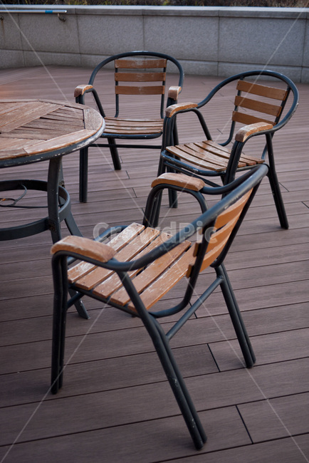 야외테라스,야외카페,카페,야외테이블,테라스,야외,테이블,의자,탁자,table,wood,woodtable,cafe,terrace