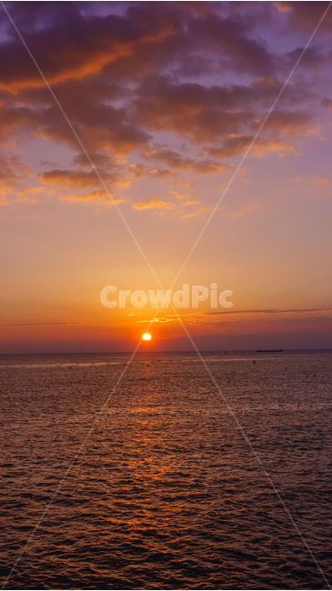 일출,풍경,바다,하늘,구름,해,자연,landscape,sunrise,자연,풍경,nature,landscape,outdoors,옥외,sunlight,햇빛,dusk,황혼,sunset,일몰,sky,dawn,새벽,red sky,붉은 하늘