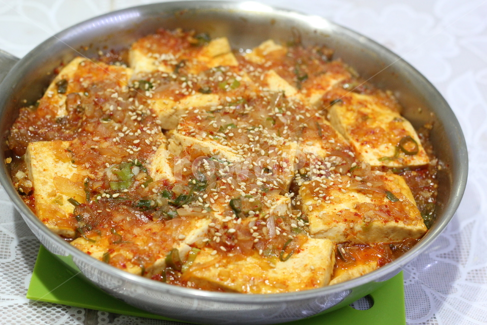 두부조림,두부,양념,깨소금,파,고추가루,음식,food,한식,마늘,스텐레스팬
