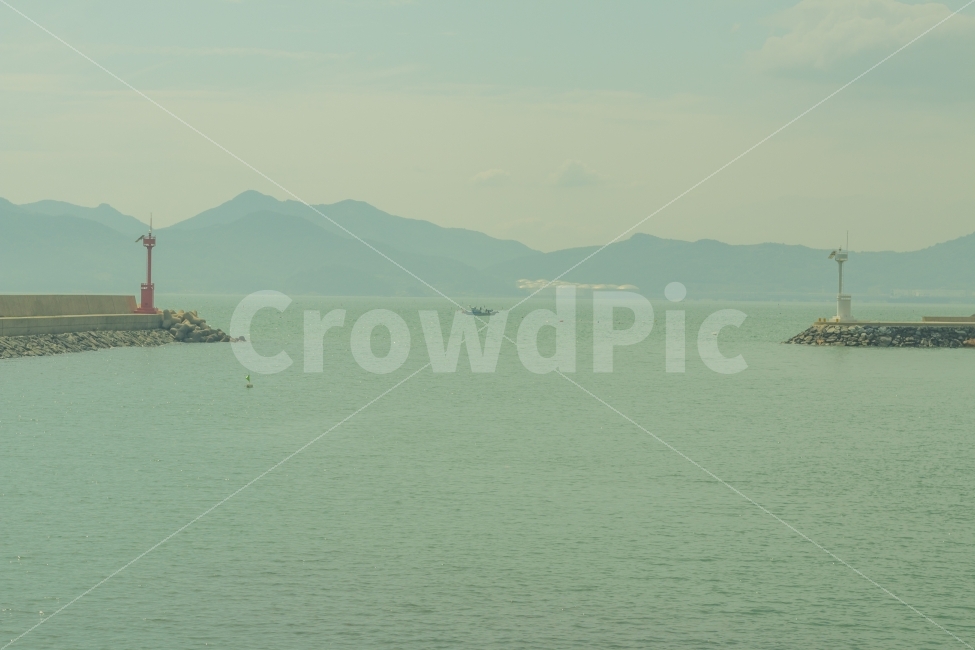 등대,남해,바다,푸른,색감,자연,풍경,nature,landscape,등대,lighthouse,outdoors,옥외,land,땅,ocean,대양,water,물,sea,shoreline,해안선,coast,연안,island,섬
