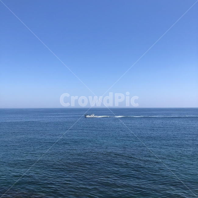 바다,동해,풍경,배,보트,수평선,파랑,파란색,하늘,하늘색
