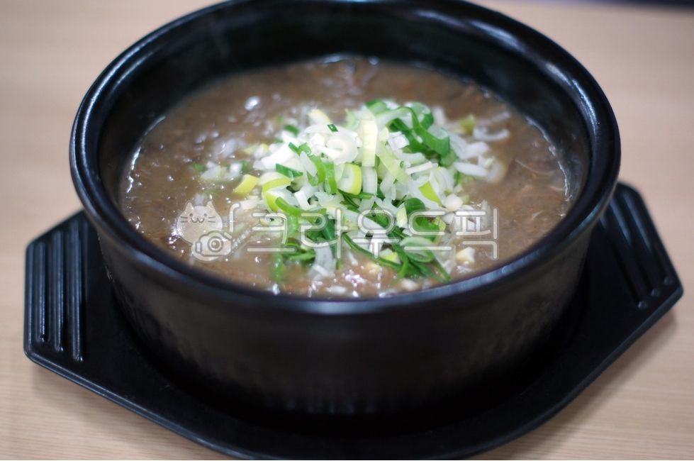 고사리해장국,고기국밥,국밥,고사리육개장,meatsoup,porkstew,국물,한식,한국음식,reserves,사발,뚝배기,pottery,earthenpot,ttukbaegi,제주향토음식,brackenmeatstew,hangoversoup,brackensoup