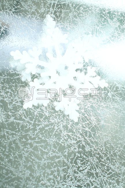 눈결정,빙판,크리스마스,얼음,겨울,카피공간,아이스,해피뉴이어,차가운,계절,결정,장식,빛,서리,환경,날씨,상징,추운온도,12월,1월,냉동,흰색,신년,새해,기념일,어두운,신비한,배경,추운,영하,눈송이,옥외,눈