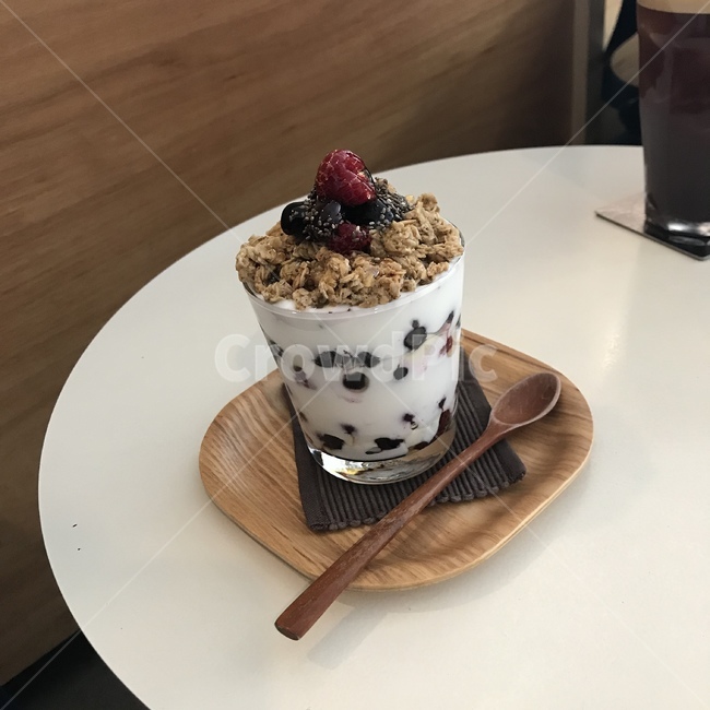 카페,요거트,블루베리요거트,블루베리,오트밀,감성,서촌,분위기,음식,먹방,food,yogurt,blueberry,나무숟가락,나무그릇