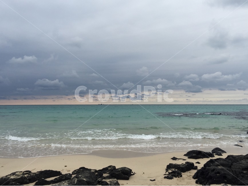 제주도,jeju,바다,beach,jejuisland,제주,제주도바다,제주바다,구름,하늘,수평선,파도