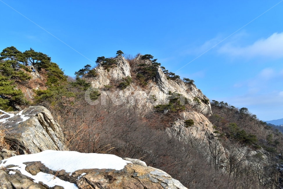 계룡산,국립공원,겨울,풍경,설경,산행,Korea,Nationa,Park,눈풍경,눈,자연,스포츠,등산,nature,snow,느낌,아름다운,신비로운,경이로운,다큐,필,힐링,명산landscape,winter,season,자연성릉,암릉,능선,비경,겨울,계절,winter,season,자연,풍경,nature,landscape,한국자연풍경,한국자연경관,korea nature landscape,outdoors,옥외,cliff,낭떠러지
