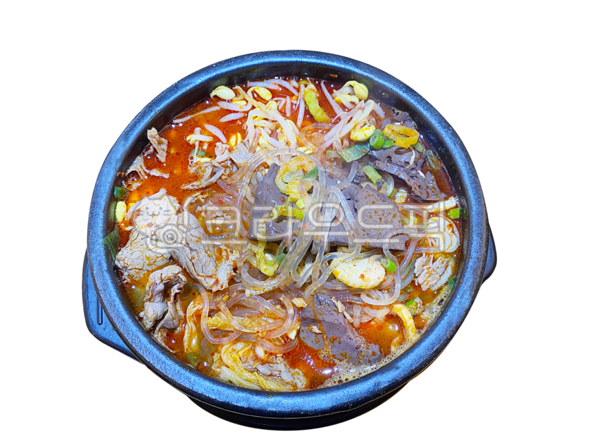 beefintestinesoup,Nukki,Beef intestine stew,isolated,plate,green onion,greenonion,thousandleaves,beansprouts,ingredients,cooking,intestinesoup,Internal soup,thousand leaves,Haejangguk,Bean sprouts,liver,transparentbackground,png,sauerkraut,cuisine,beefint
