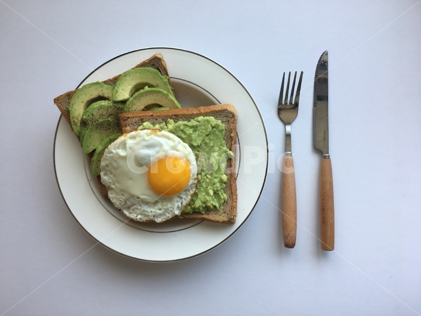 아보카도,브런치,빵,포크,음식,egg,계란,cutlery,주방용칼,fork,food,bread,avocado,brunch,토스트,음식,식재료,요리,food,cook,meal,dishes,food reserves,아침식사,조식,브런치,breakfast,brunch