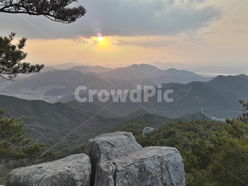 산,돌산,해,일몰,숲,나무,태양,sun,mountain