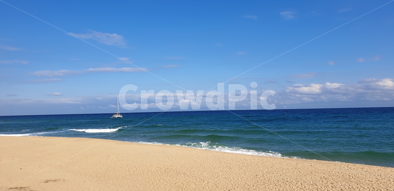 해변,바닷가,경주,경포대,파도,하늘,해수욕장,자연,풍경,nature,landscape,해변,바다,beach,sea,outdoors,옥외,ocean,대양,water,물,shoreline,해안선,land,땅,vehicle,차량,boat,보트,transportation,교통,coast,연안