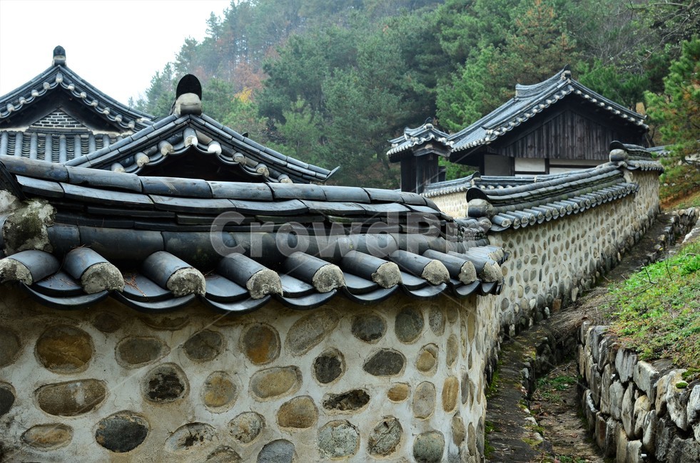 Hanok,wooden tile house,Korean architectural culture,tiled house,Korean culture,Noble house,Korean tradition,traditional house,traditional culture
