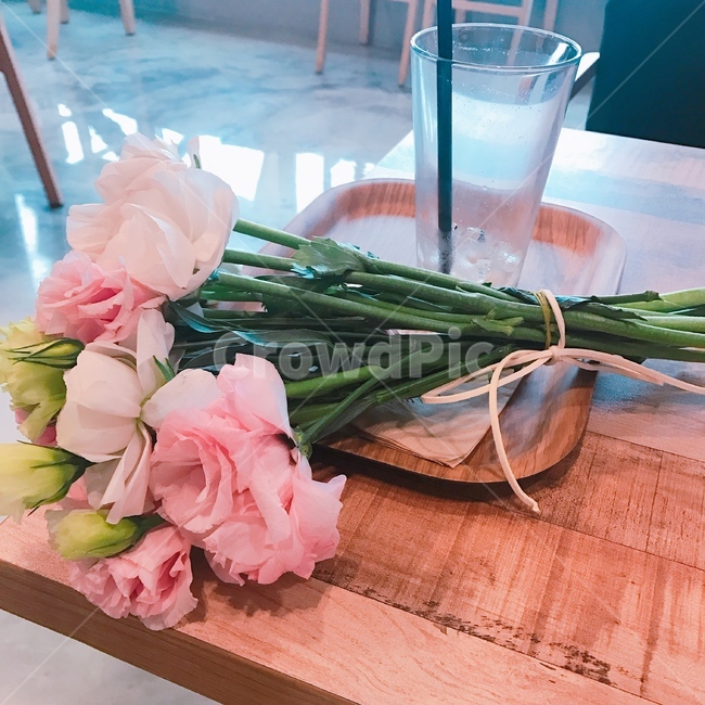 로맨틱,꽃선물,카페,감성사진,꽃,장미,rose,present,식물,자연,plants,nature,꽃,flower