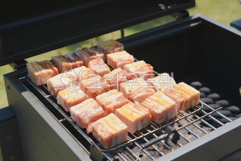 pork belly,pork neck,pork,barbecue,bbq,charcoal barbecue