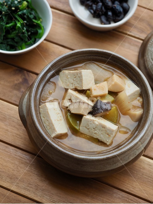 된장찌개,뚝빼기된장찌개,뚝빼기,두부,한국음식,식품,한식,한국문화,한국,배경,음식문화,웰빙,문화,아시아,아시아음식,전통,음식,요리,반찬,뜨거운음식,국물음식,음식,식재료,요리,food,cook,meal,dishes,food reserves,한식,한국음식,한국요리,korean food,korean dishes,korean meal,korean cook