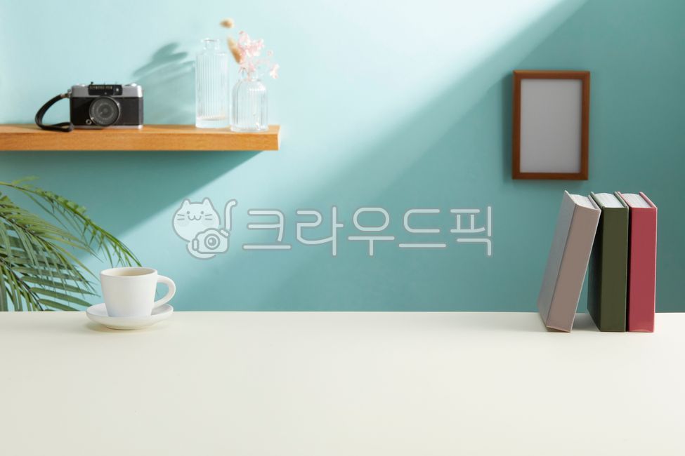 note,beam,study,idea,memo,office,sun,at home,Modern,palm tree,trim,copy space,beverage,camera,work from home,table,business,home office,Notebook,work,leaf,diary,face,sunlight,desk,coffee,window light,Photo Frame