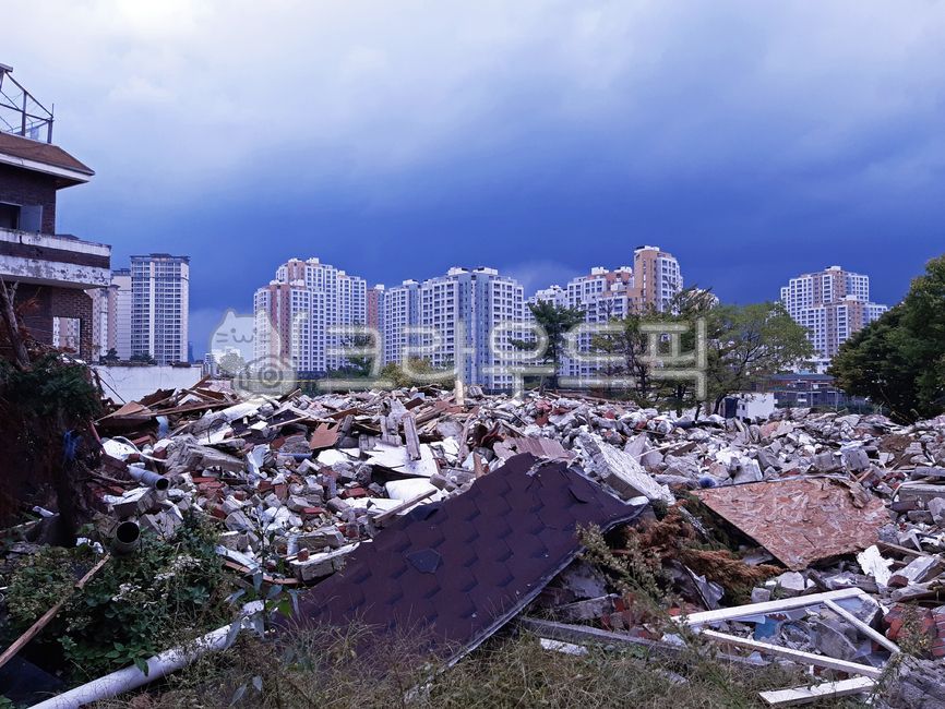 redevelopment,waste,Uiwang city,redevelopment district,reconstruction,Demolition