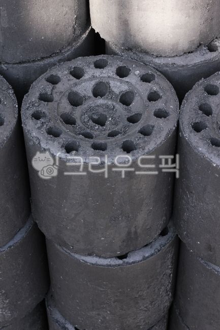 연탄, 연료, 난방, briquette, 구멍, 사진,이미지,일러스트,캘리그라피 - joyfulharu작가
