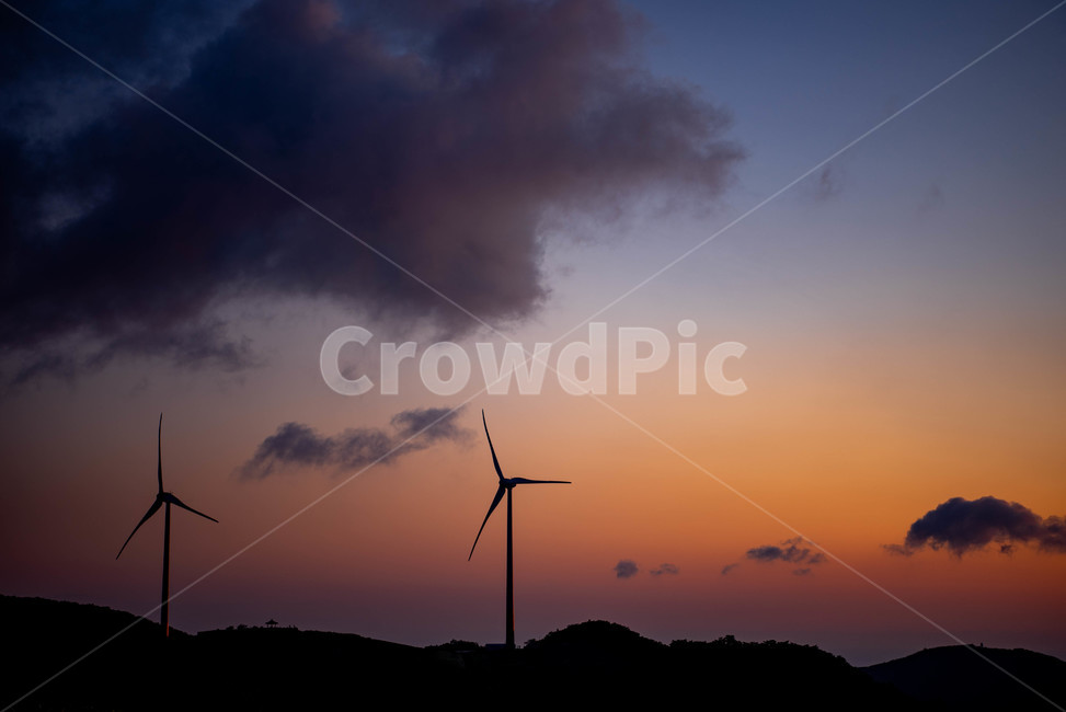 풍경,강릉,안반데기,풍차,풍력,풍력발전기,노을,터빈,기계,turbine,모터,구름,배경,landscape,실루엣,그림자,silhouette,shadow,산업,industry,industrial,에너지산업,energy industry