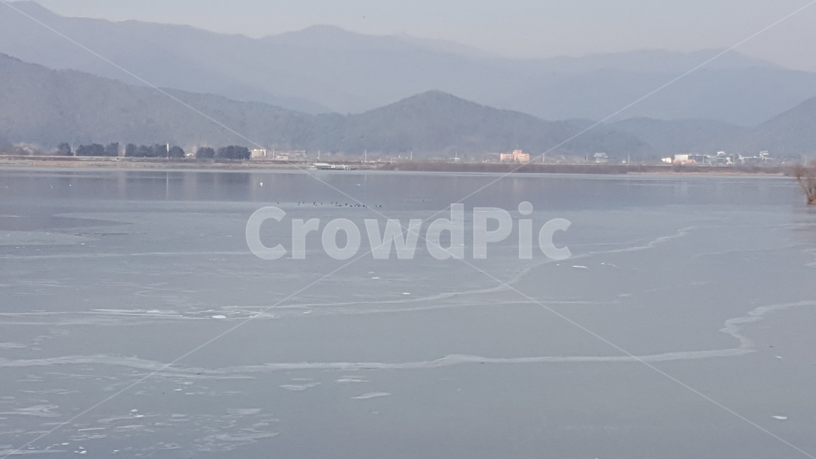 겨울,호수,겨울호수,춘천,공지천,얼음,빙판,겨울,계절,winter,season,자연,풍경,nature,landscape,outdoors,옥외