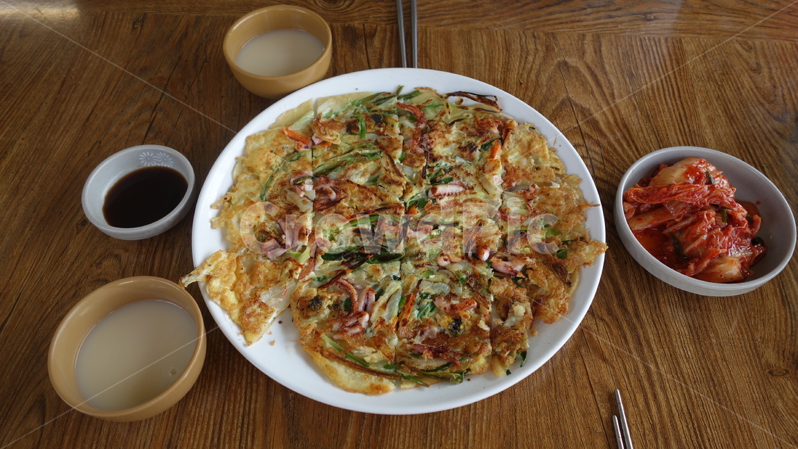 전,막걸리,김치,간장,비오는날,파전,부추전,맛있는전