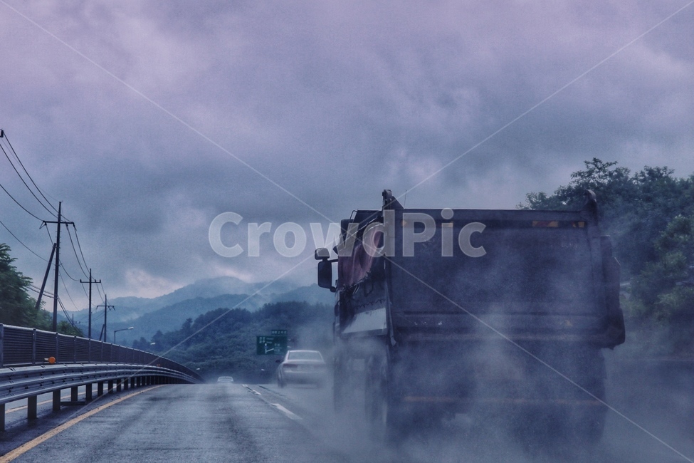 고속도로,트럭,물보라,빗길,운전,교통,교통수단,traffic,transportation,road,도로,car,차,vehicle,차량,automobile,자동차