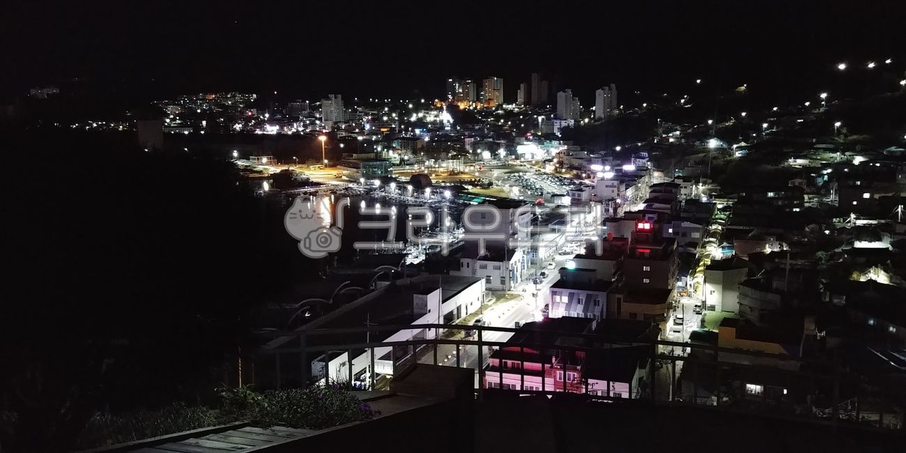night view,night scenery,coastline,sea night view,night sea