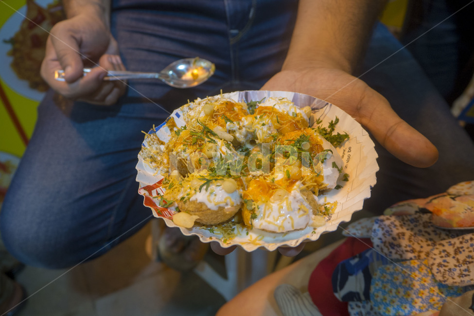 인도,india,뭄바이,mumbai,인도음식,indianfood,인도길거리음식,panipuri,사람,인물,인간,human,person,신체일부,몸,body,음식,식재료,요리,food,cook,meal,dishes,food reserves
