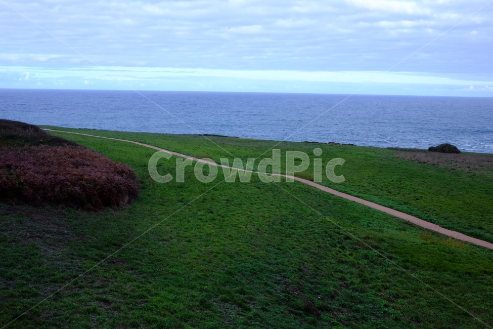 잔디,바다,구름,바닷가,해변,자연,풍경,nature,landscape,해외,외국,세계,foreign,oversea,world,세계자연풍경,해외자연풍경,외국자연풍경,world nature landscape,architecture,건축물,building,건물,tower,탑