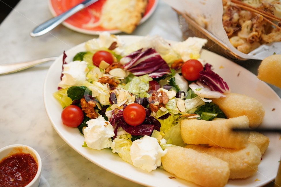 샐러드,salad,과일,야채,채소,치즈,음식,건강식,색감,컬러,레드,원색,접시,먹방,다이어트,먹거리,양식,건강,헬스웨어,헬스케어,healthware,health care,음식,식재료,요리,food,cook,meal,dishes,food reserves