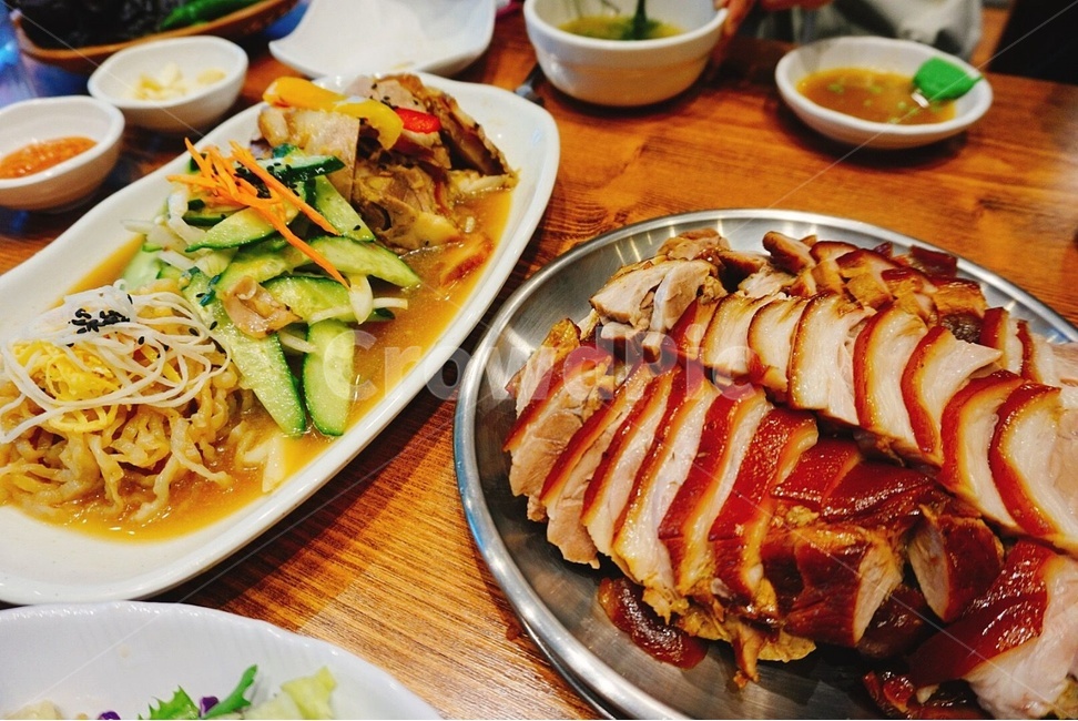 족발,냉채족발,외식,회식,먹방,먹부림,힐링,휴식,음식,고기,접시,음식점,원조족발,음식,식재료,요리,food,cook,meal,dishes,food reserves,한식,한국음식,한국요리,korean food,korean dishes,korean meal,korean cook