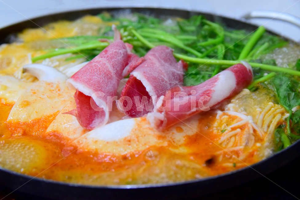 샤브샤브,버섯매운탕,부채살,고기,소고기,매운탕,버섯,미나리,음식,식사,요리,meal,meat,food,dish,음식,식재료,요리,food,cook,meal,dishes,food reserves,한식,한국음식,한국요리,korean food,korean dishes,korean meal,korean cook
