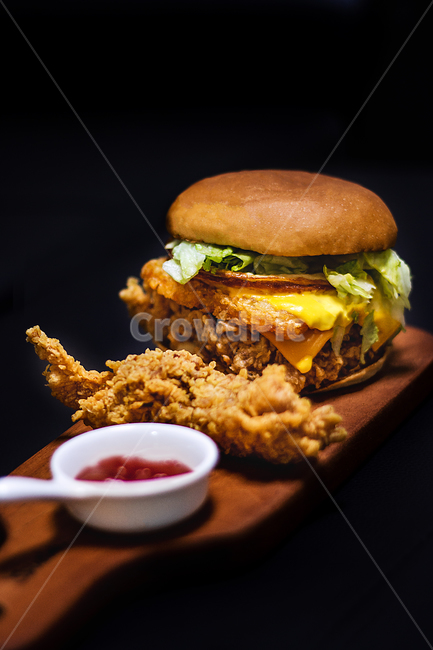 chicken,dining,hamburger,food,meal,Burger,friedchicken,burger,Chicken Burger,fastfood