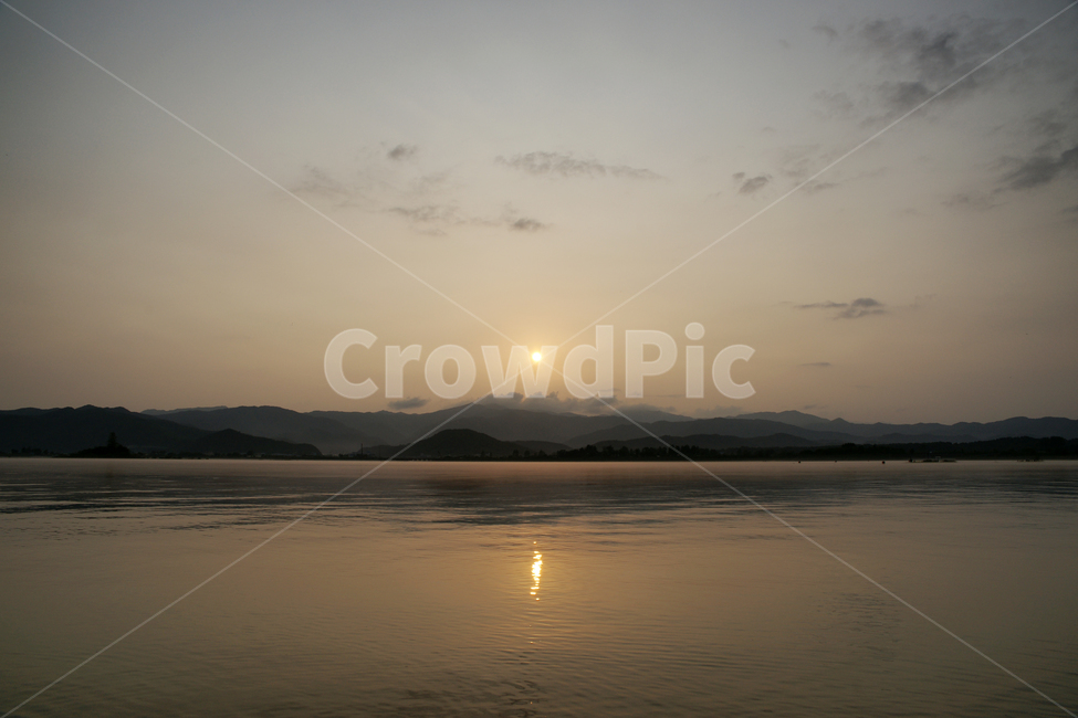 nature,자연,outdoors,옥외,sunset,하늘,sky,햇빛,sunlight,일몰,dusk,황혼,dawn,새벽,붉은하늘,redsky,소양호,춘천,태양,강원도,자연,풍경,nature,landscape,red sky,붉은 하늘